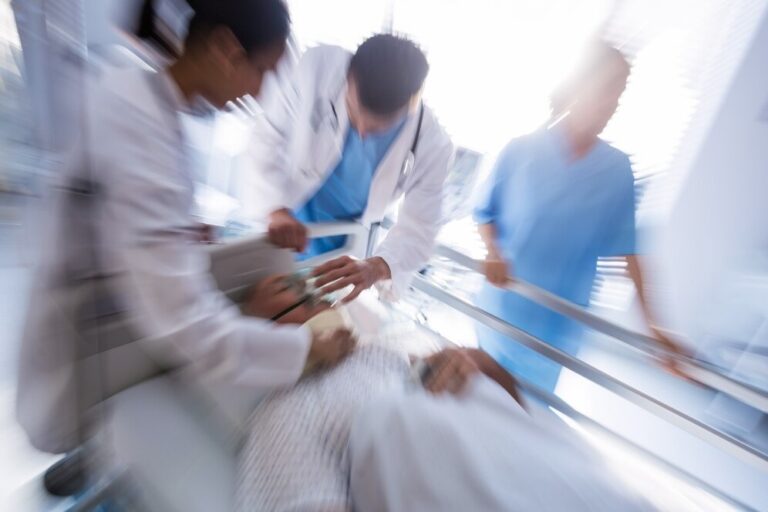 emergency hospital in Paschim Vihar